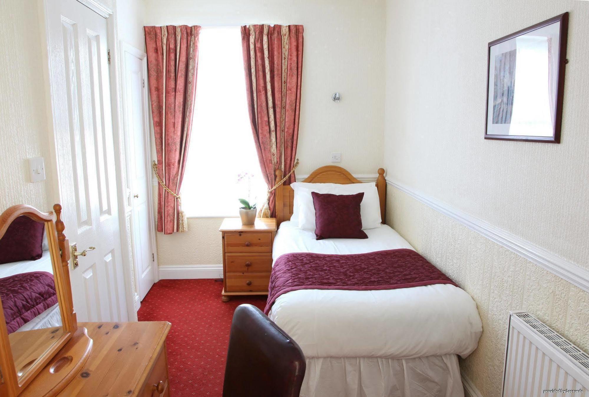 Cliff Head Hotel Carlyon Bay Pokoj fotografie
